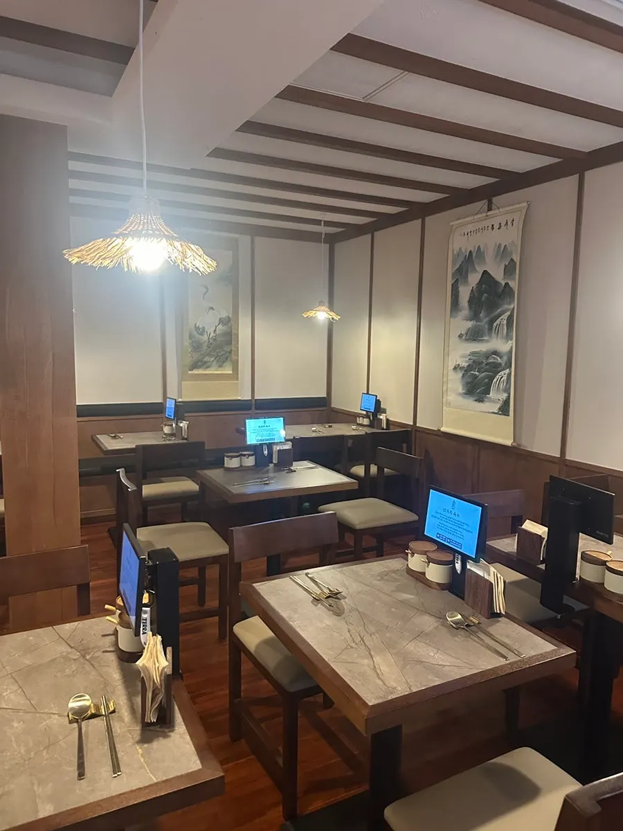 홍대입구역 근처 안옥 한옥 외관