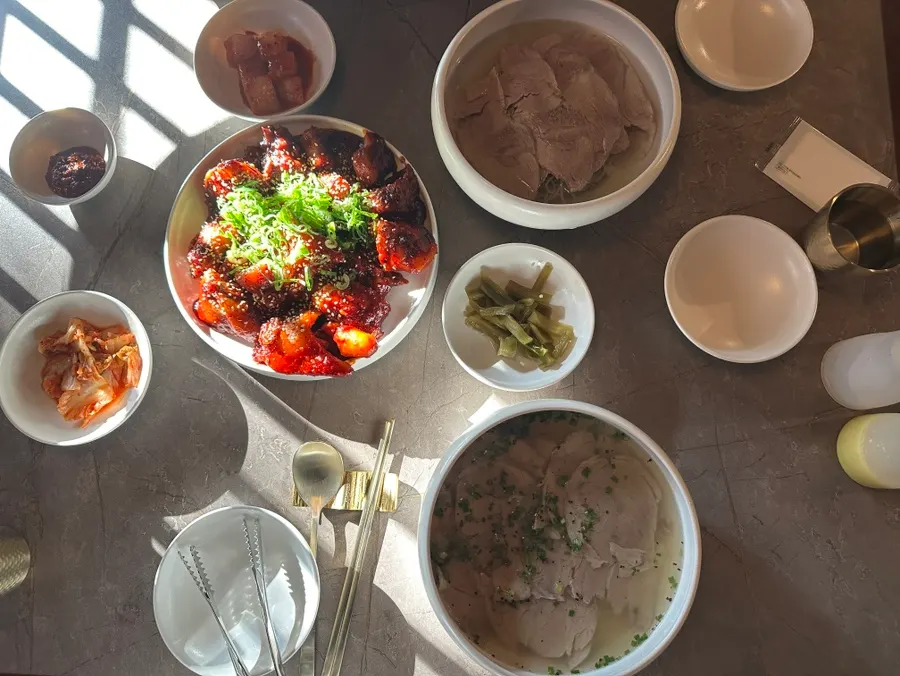 돼지꼬리찜 곰탕 냉면 주문 구성
