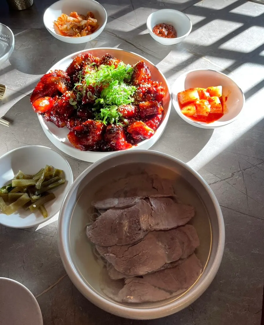 안옥의 대표 메뉴 맑은 곰탕