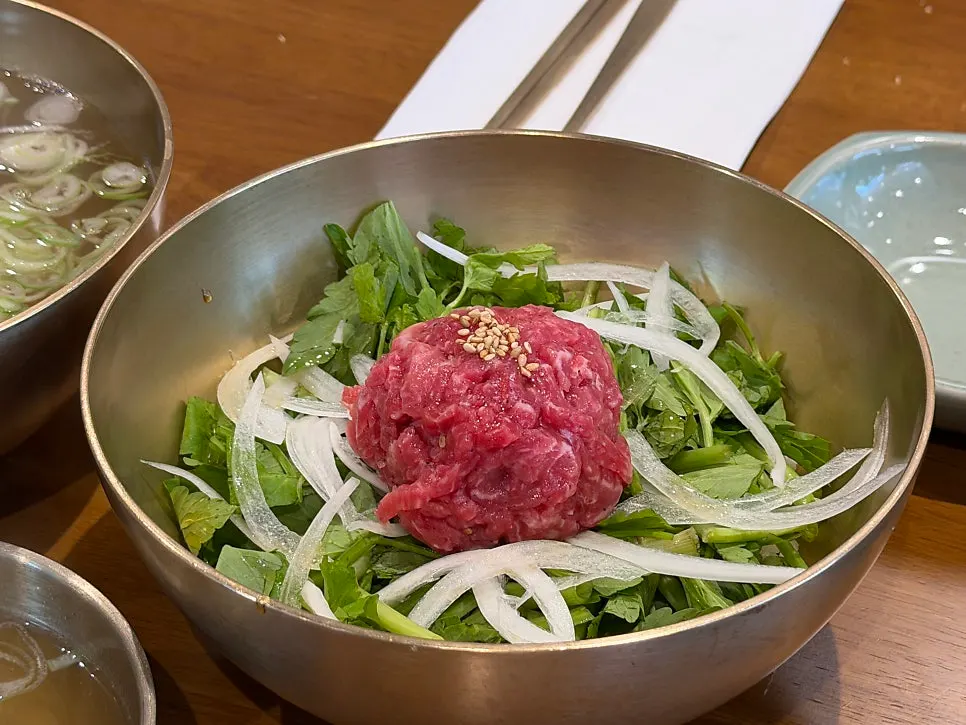 도온정 한우육회비빔밥 한 그릇