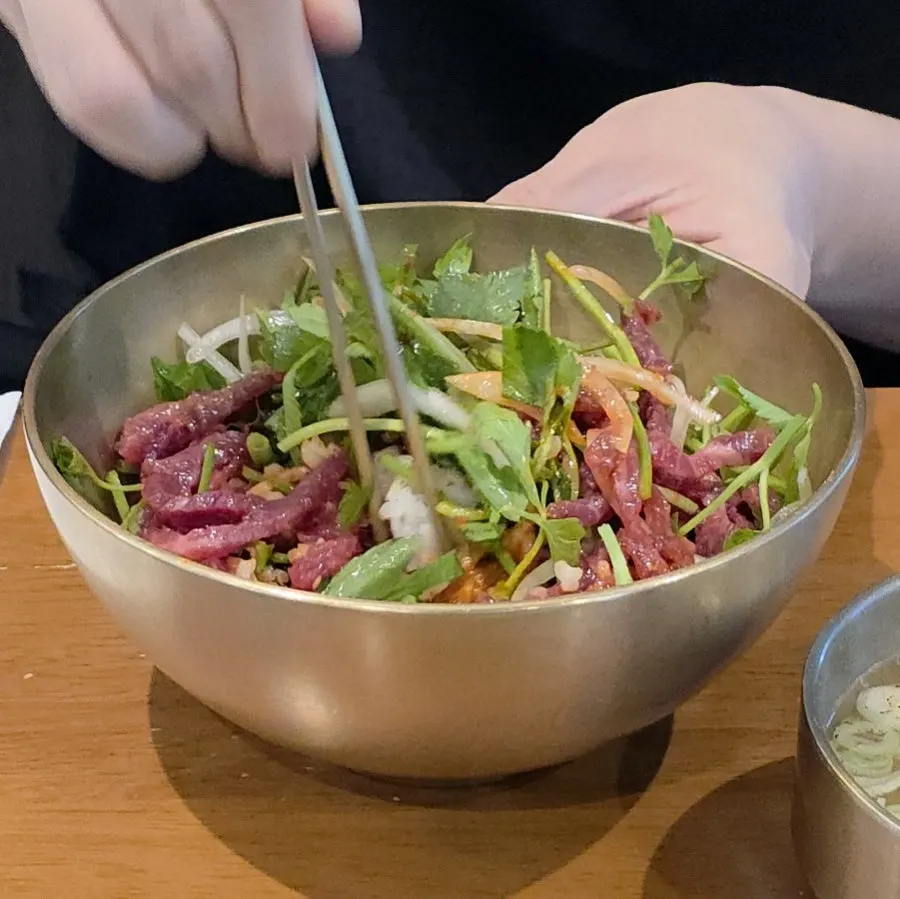 비벼놓은 도온정 육회비빔밥
