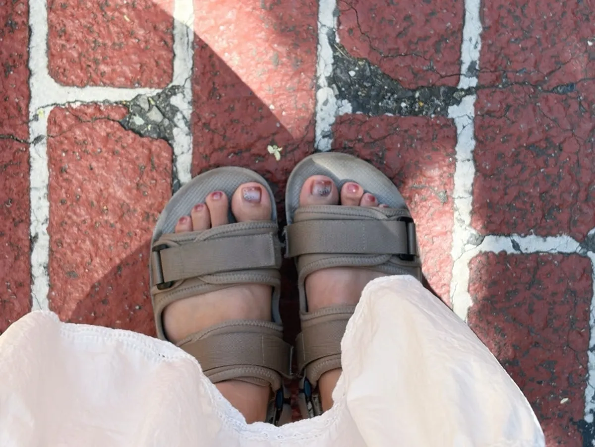 Magnetic-nail pedicure sparkling from different angles