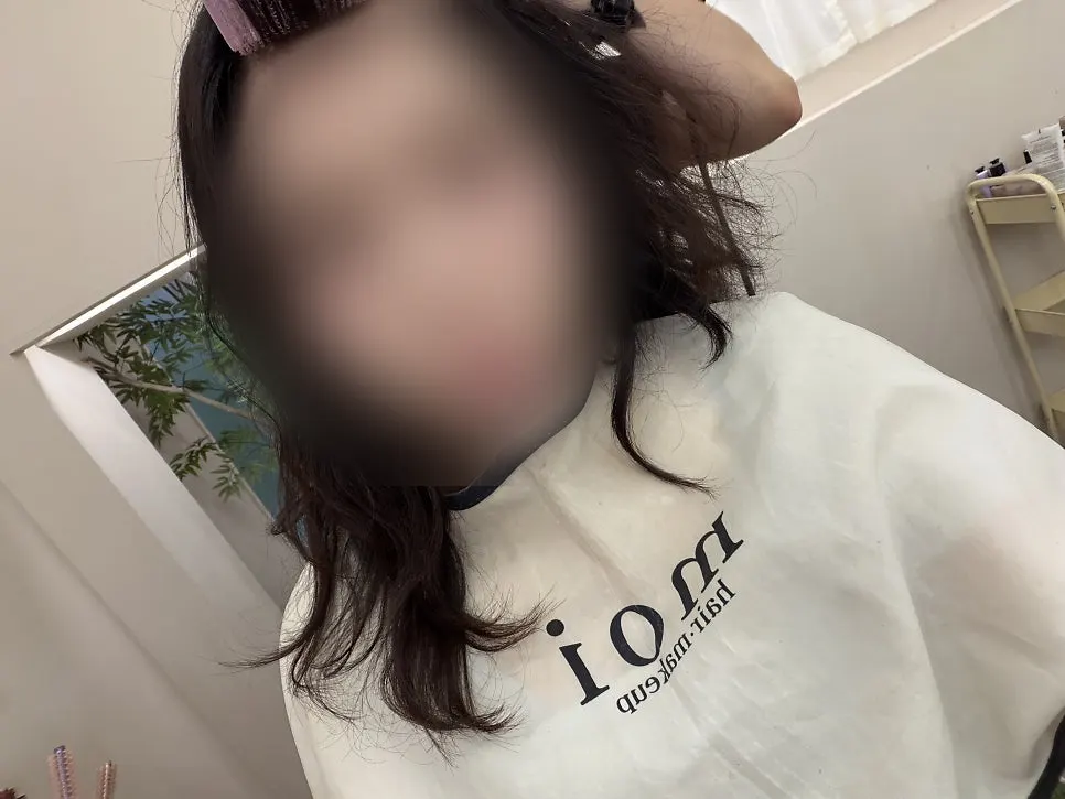 메이크업을 마친 뒤 헤어 스타일링 전 모습
