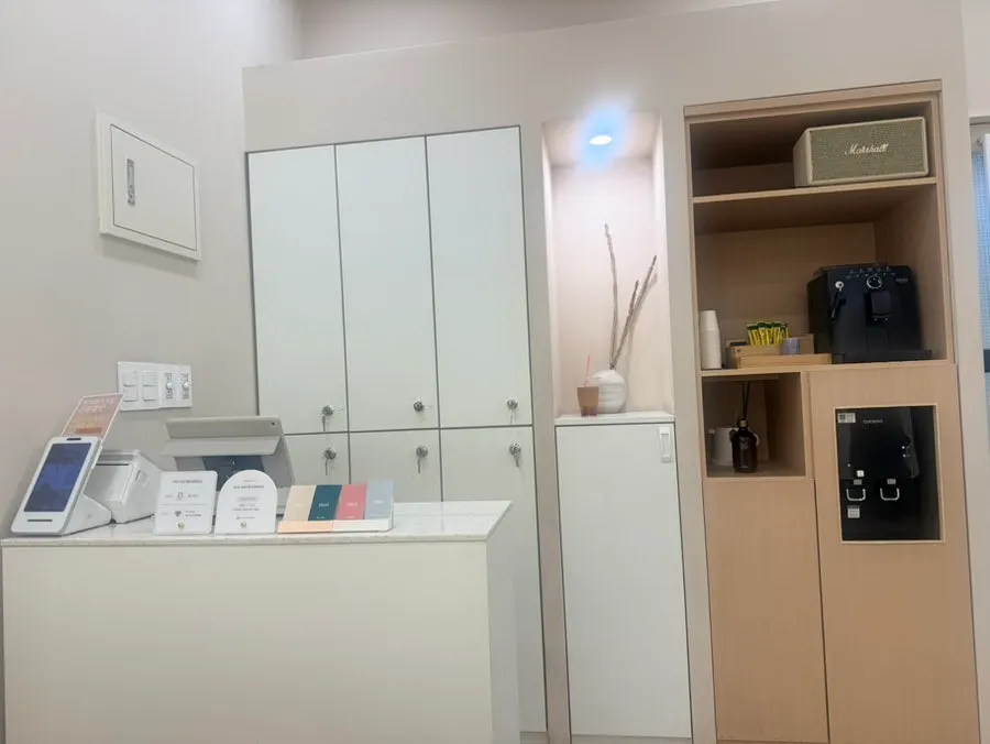 Waiting area with a coffee machine and water purifier