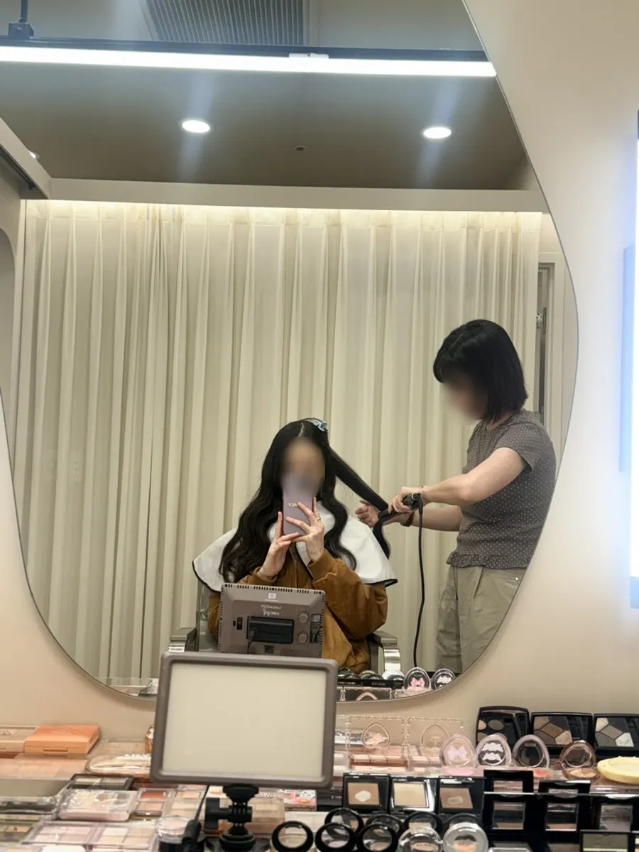 Hair specialist working on the hairstyle
