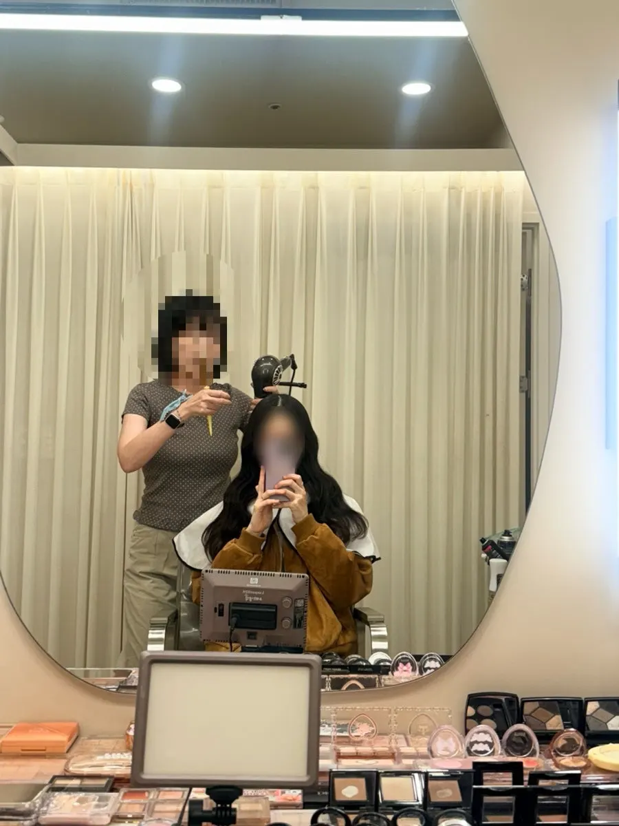 Creating big wave hair during the styling process