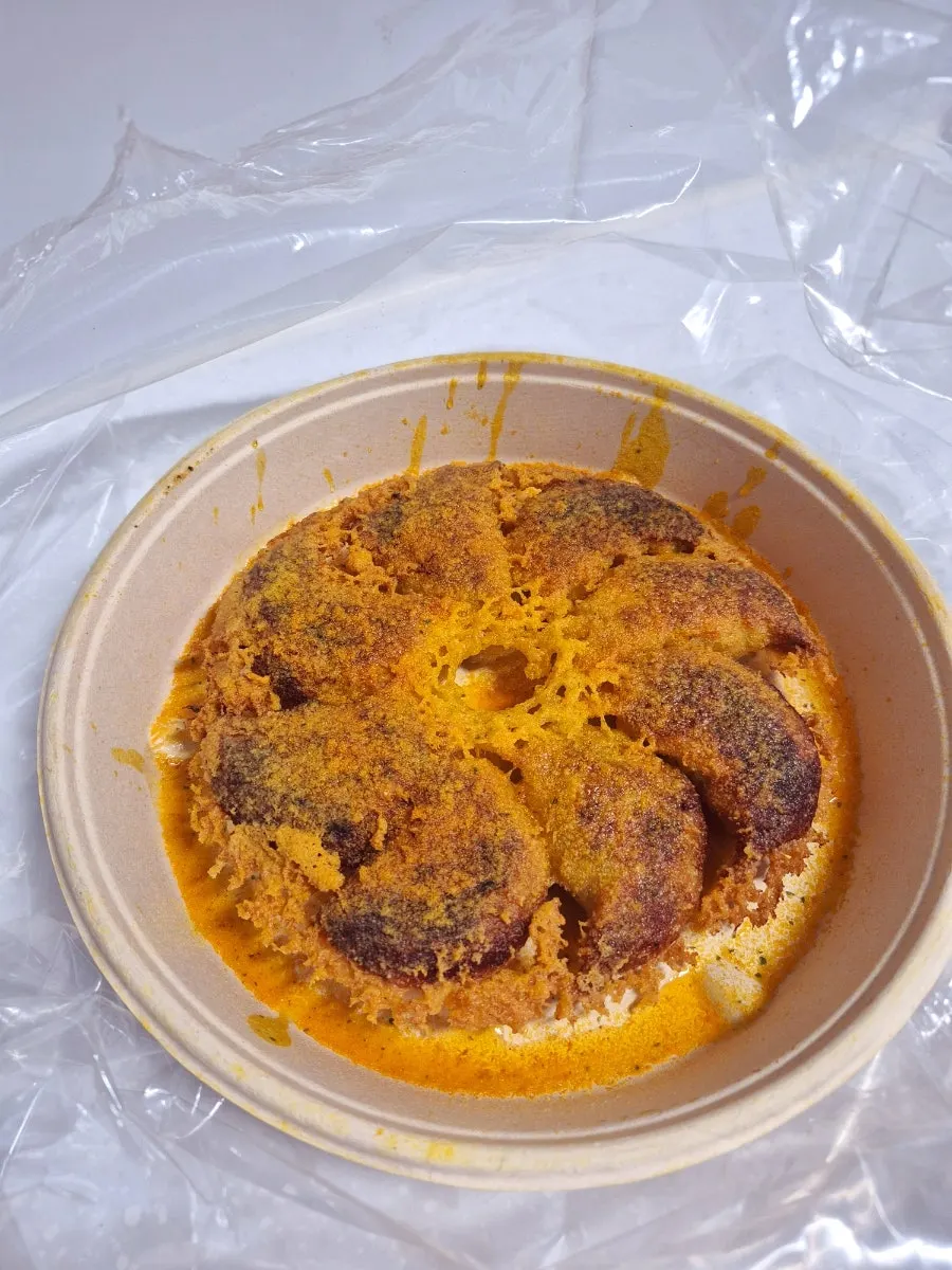 뿌링 시즈닝이 뿌려진 뿌링교자