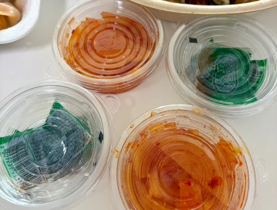 Seasoned pickled radish and soy sauce dip