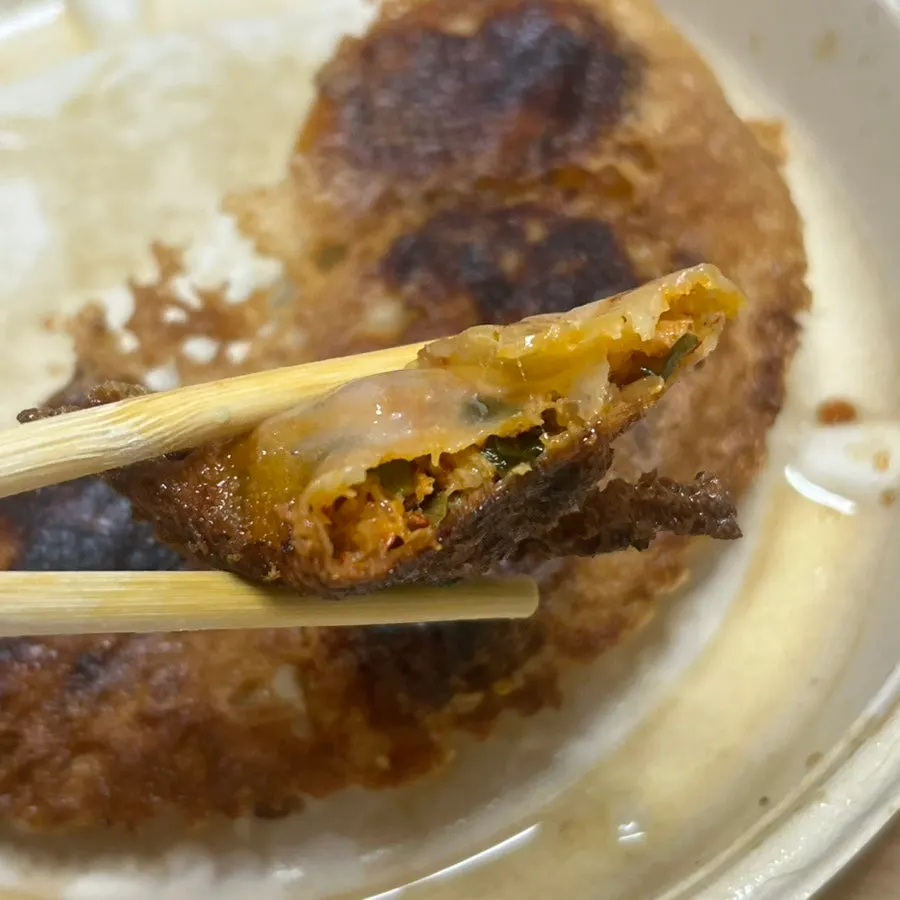 김치만두 교자 속을 보인 모습