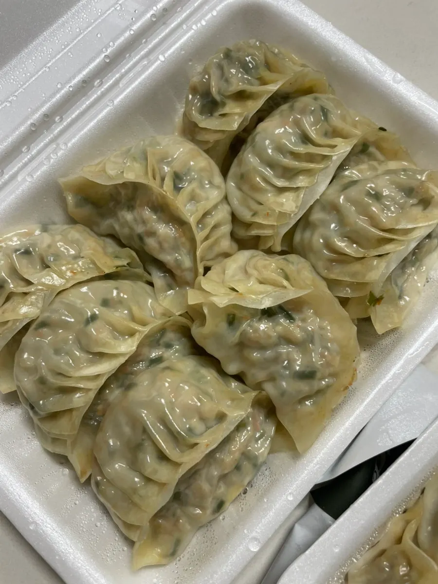 Half-and-half dumplings with meat and kimchi, 8 pieces