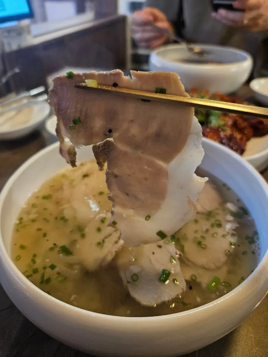 Anok gomtang eaten with rice