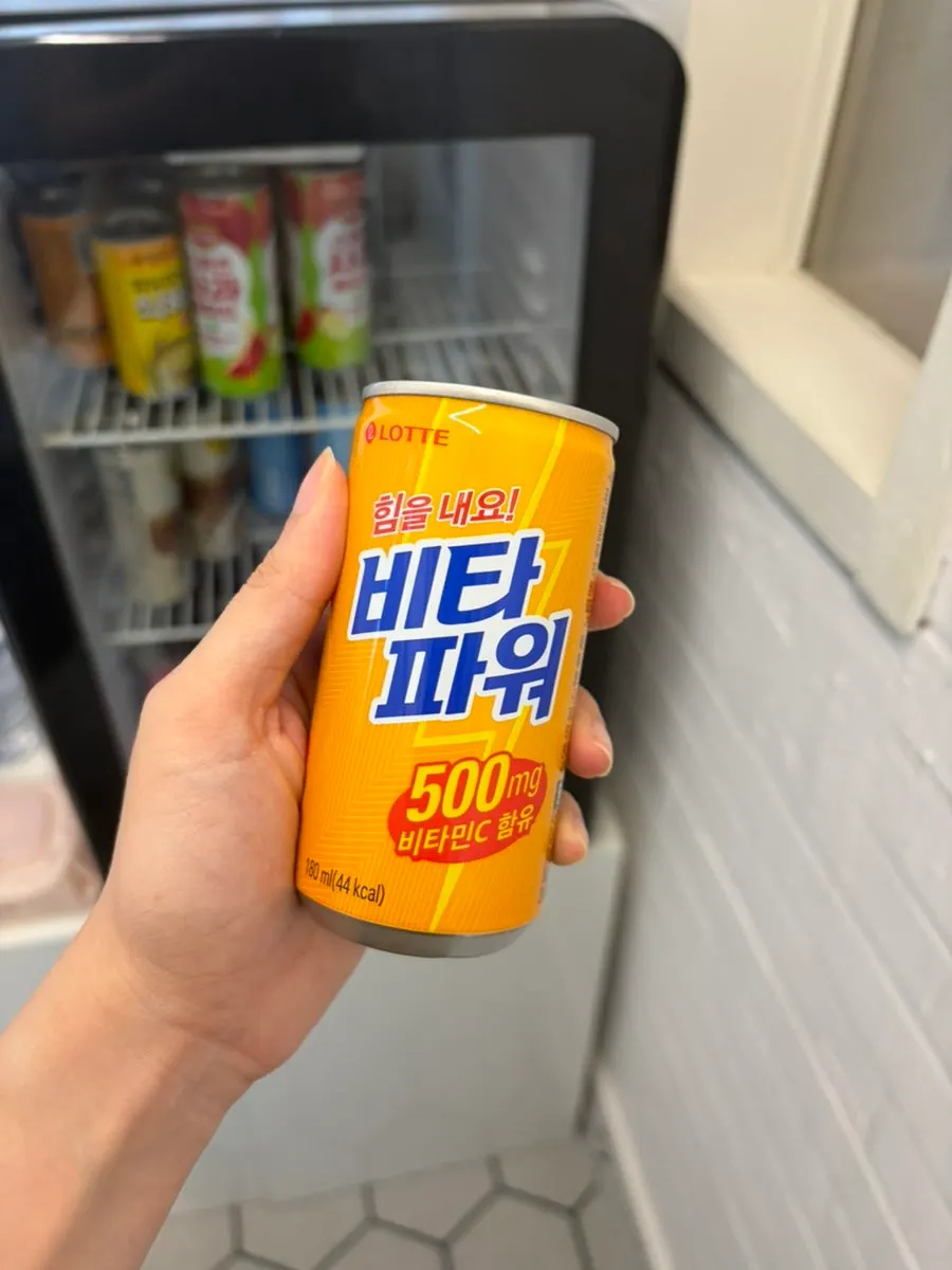 뷰아즈 홍대 고객 대기실 내부
