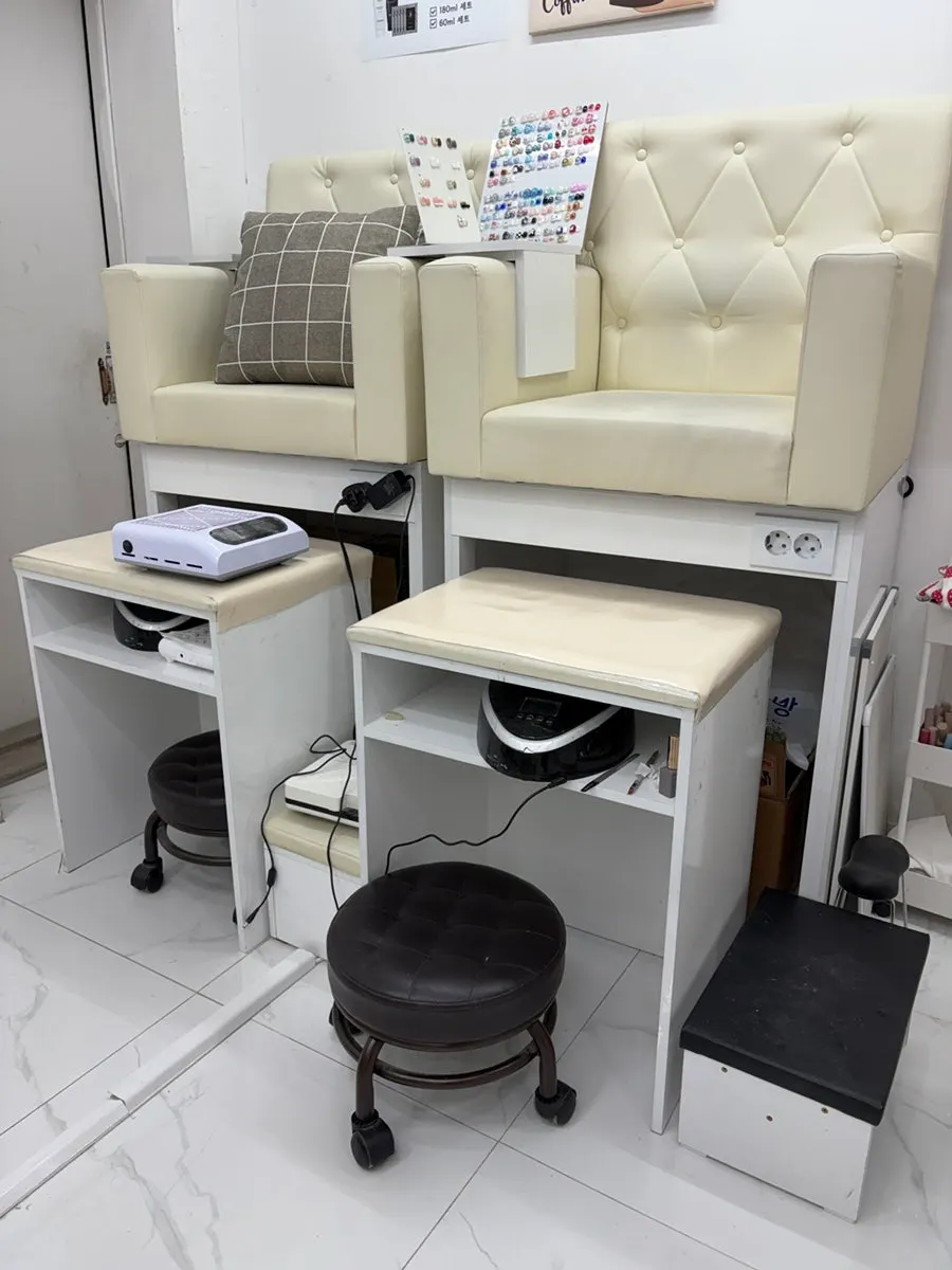 Private space with lash and skincare beds