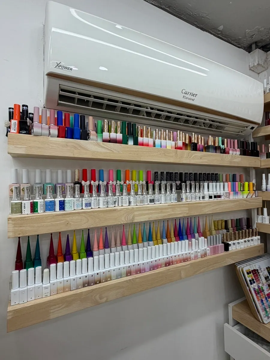 Gel colors arranged by brightness and saturation