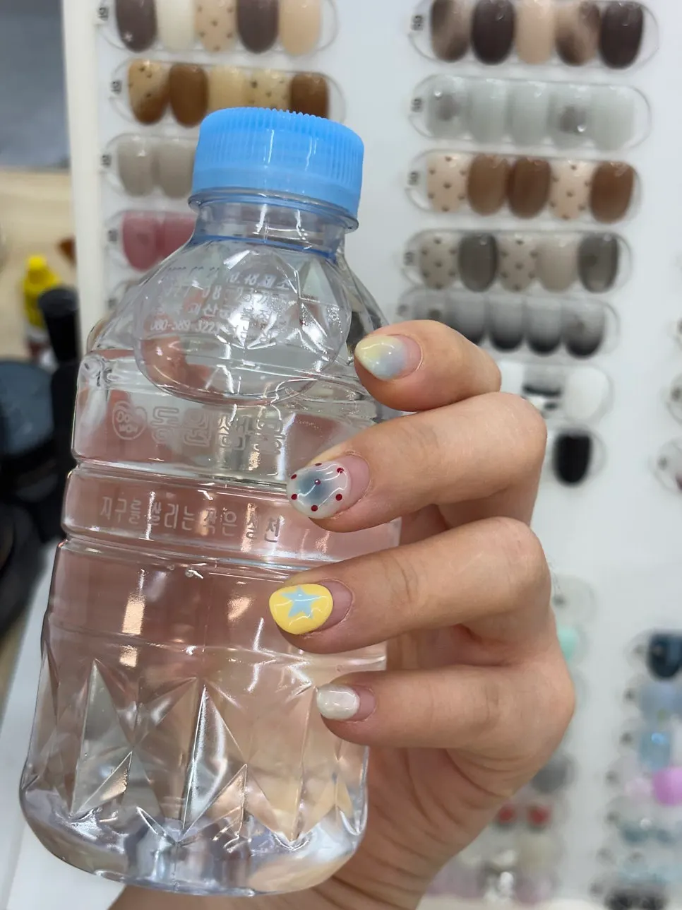 엄지 체크 패턴 포인트 젤네일