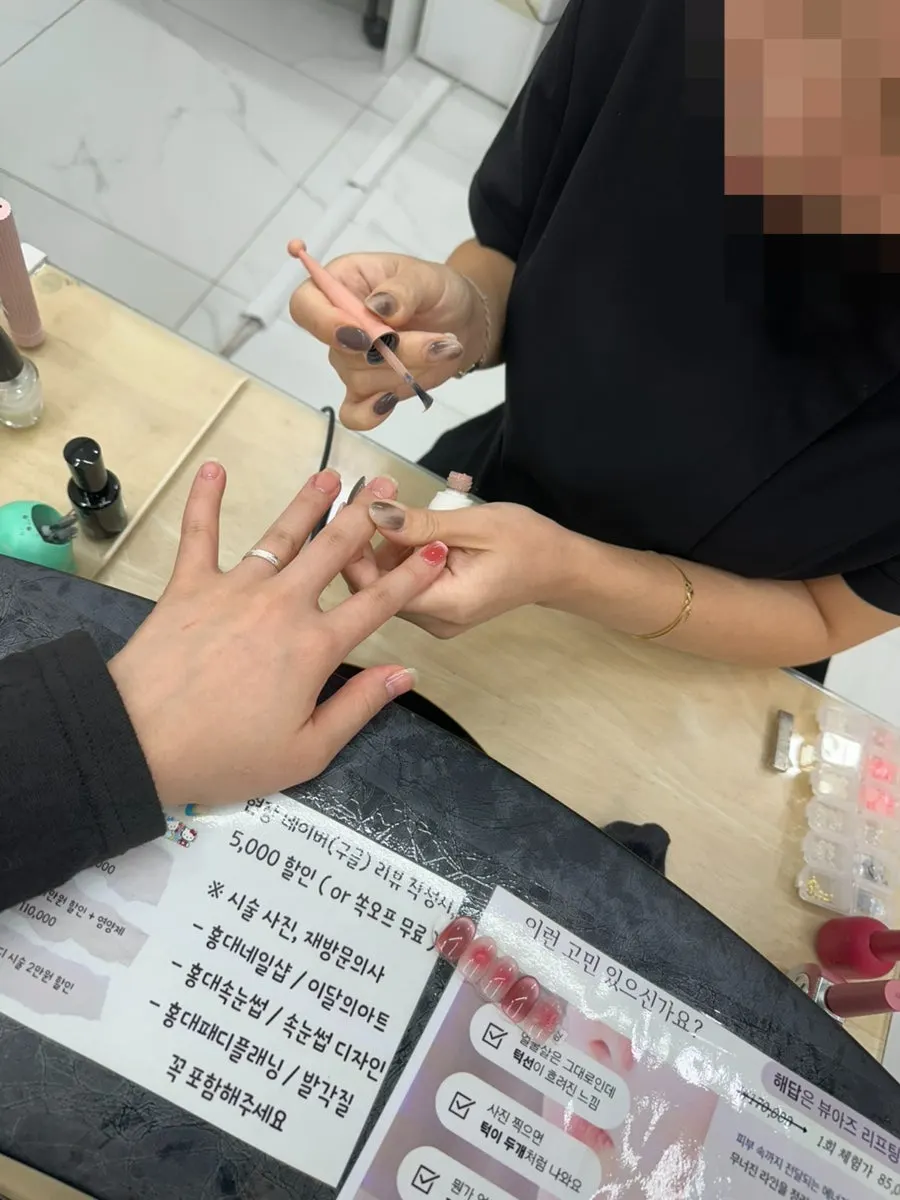 길이와 셰입을 정하는 손톱 케어