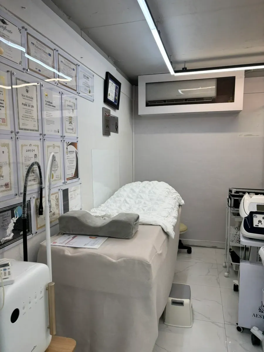 Byuazeu's nail and pedicure treatment area
