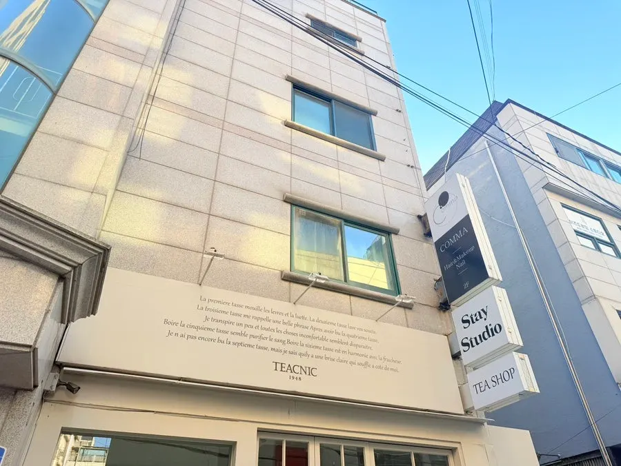 Visiting Comma Hair & Makeup in Hongdae