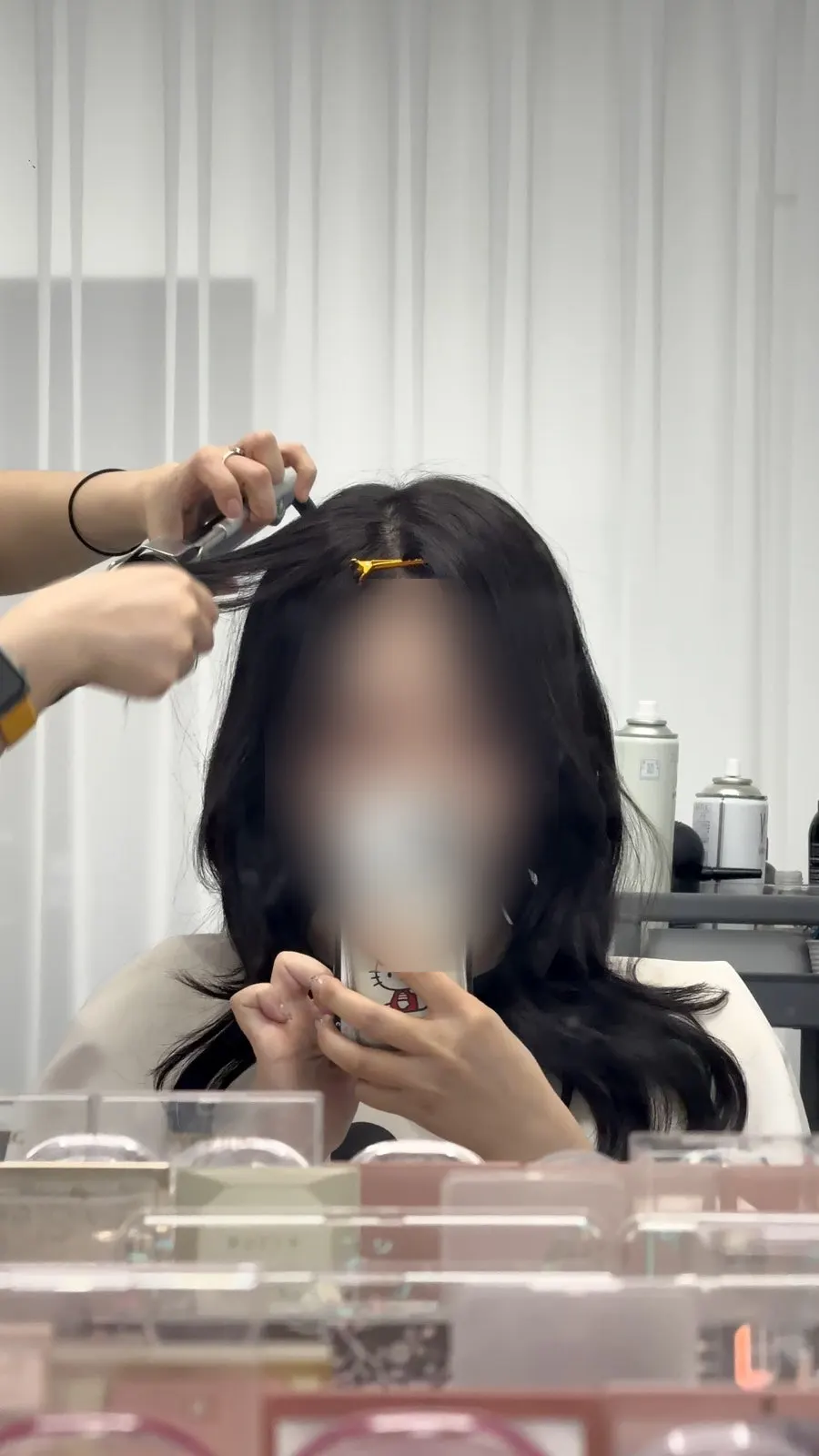 Vertical shot of the natural wave hairstyle
