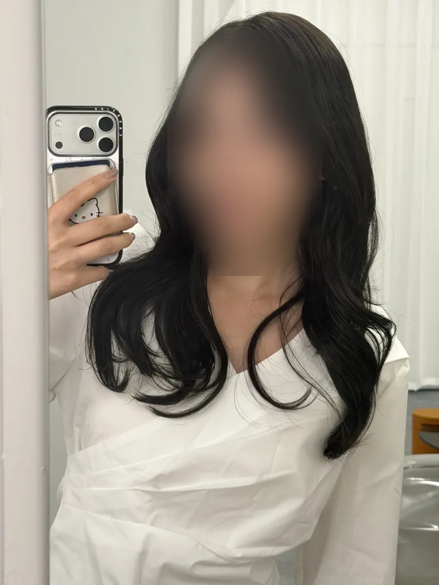 Side profile after the natural makeup was finished