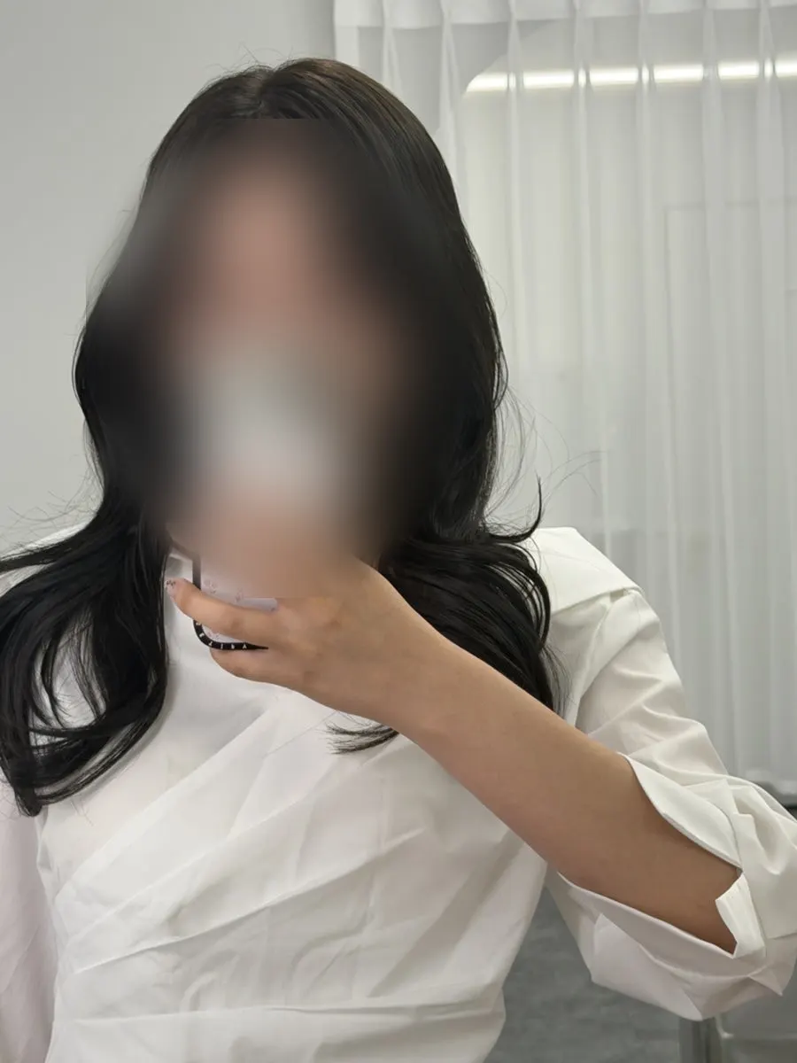 Full-body feel shot after hair and makeup were finished