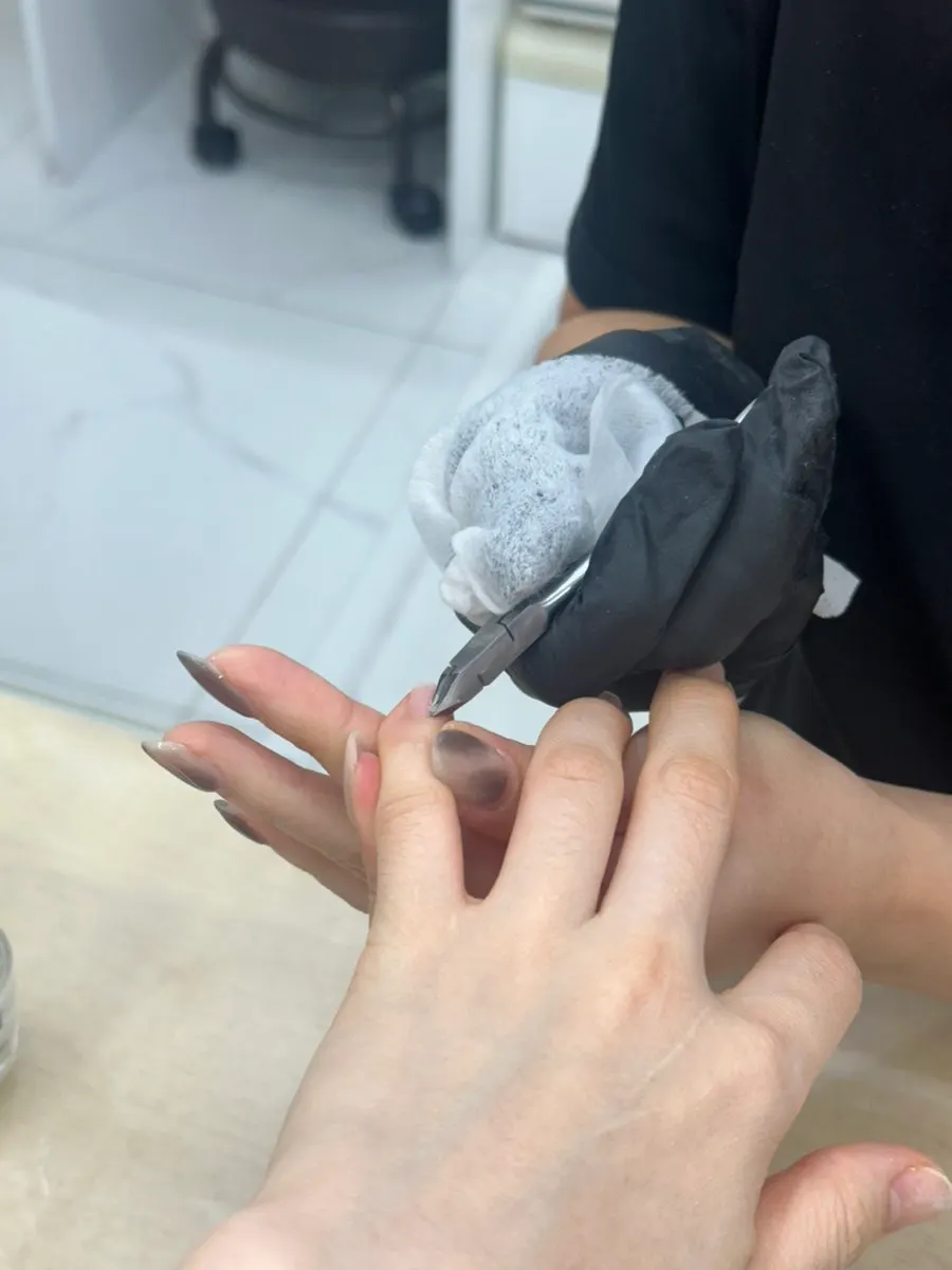 Short round-shape nail care