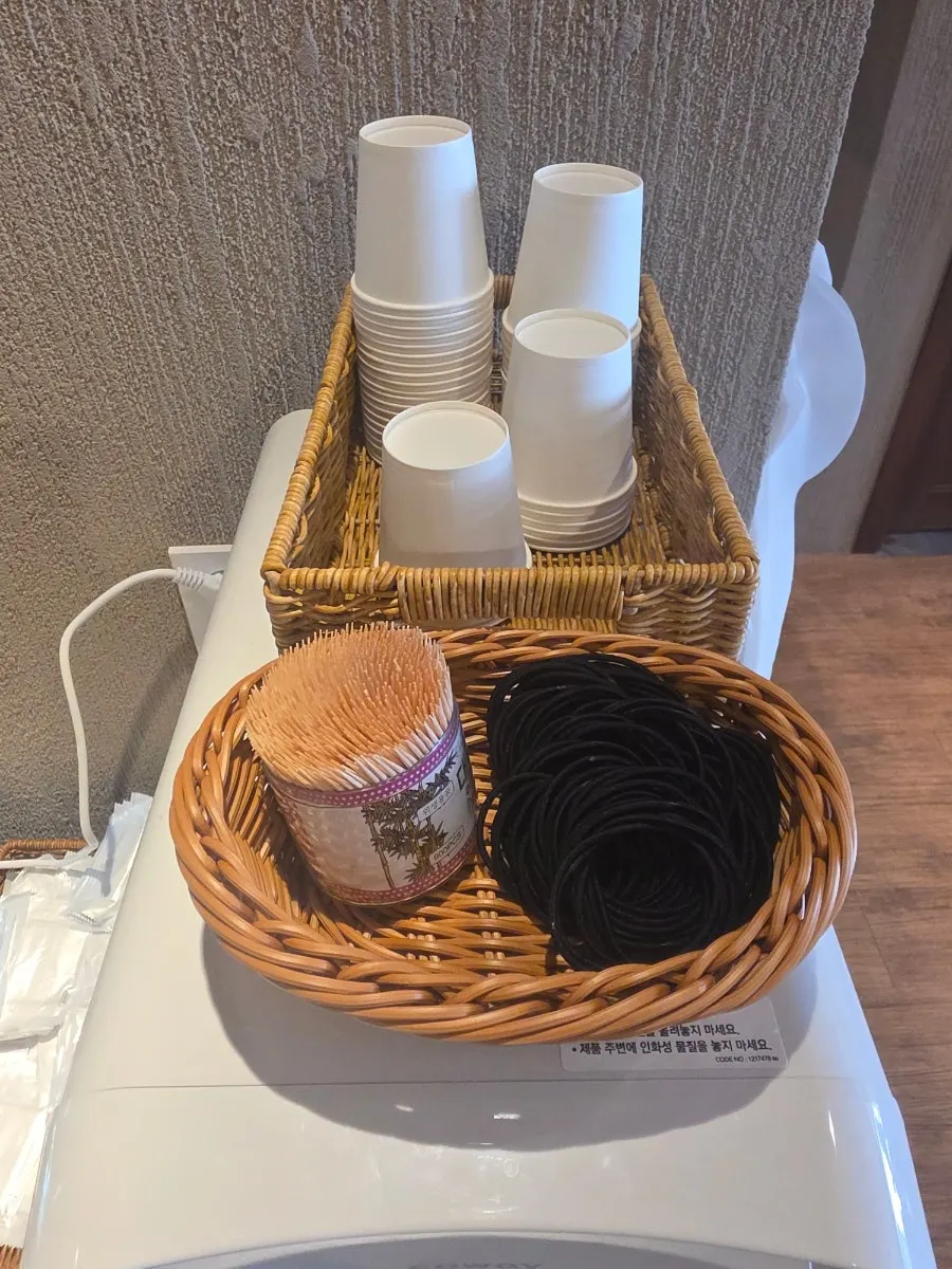 Hair ties provided at the self-serve bar