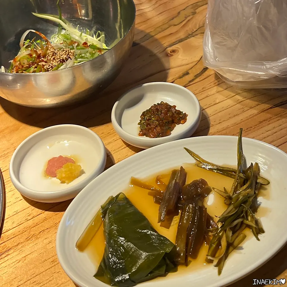 Side dishes served with the meat