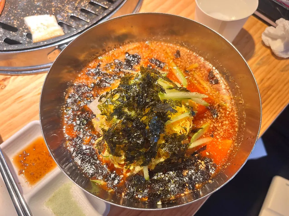 Chopilsal mixed naengmyeon topped with egg garnish