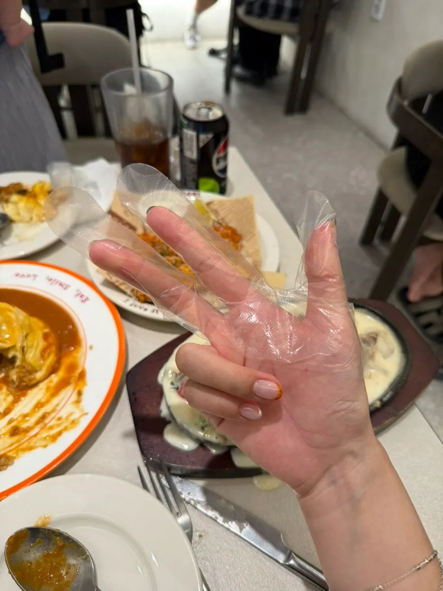 Finger gloves for corn fritters