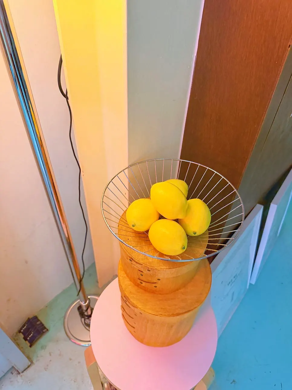 파스타를 덜어 먹는 모습