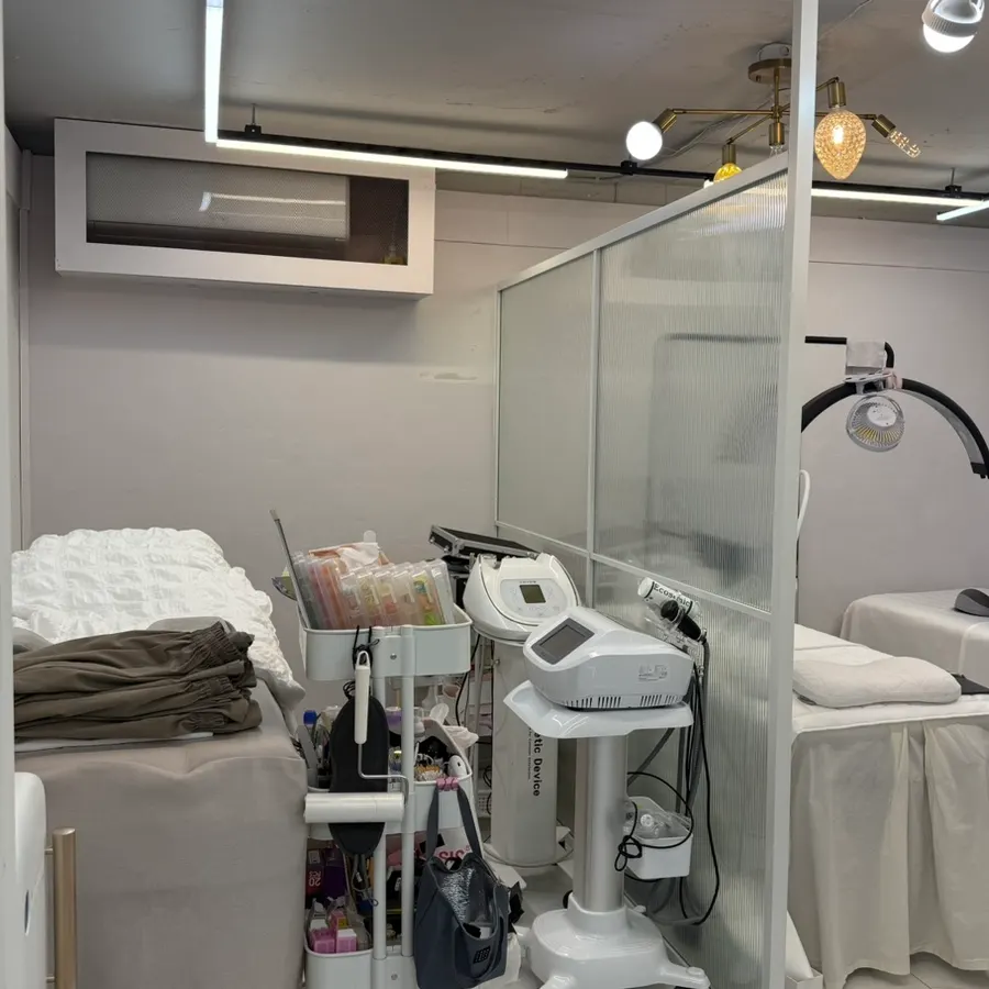 Shop space offering nail, lash, and skincare treatments together