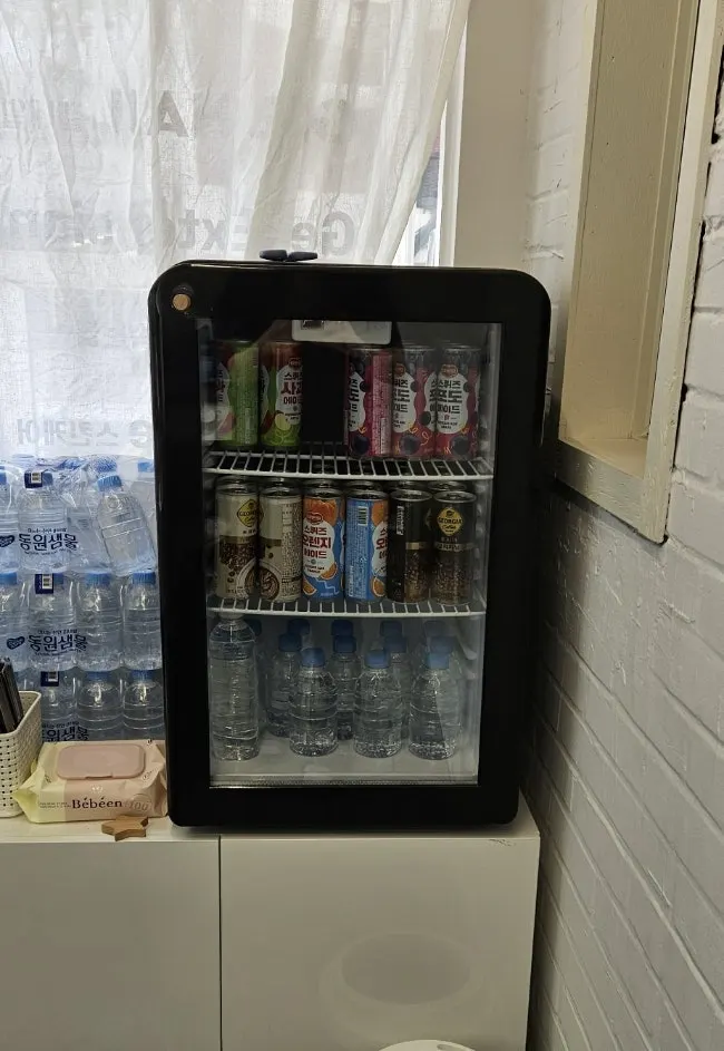 Complimentary drinks set up in the Byuazeu waiting area