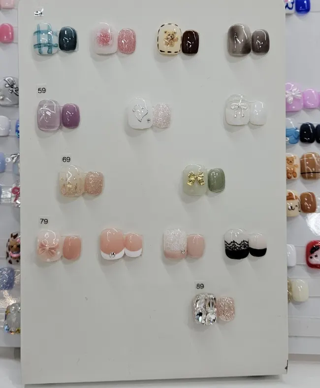 Byuazeu color chart displaying a range of nail colors