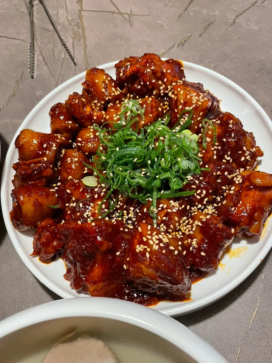 쫄깃한 면발의 평양냉면