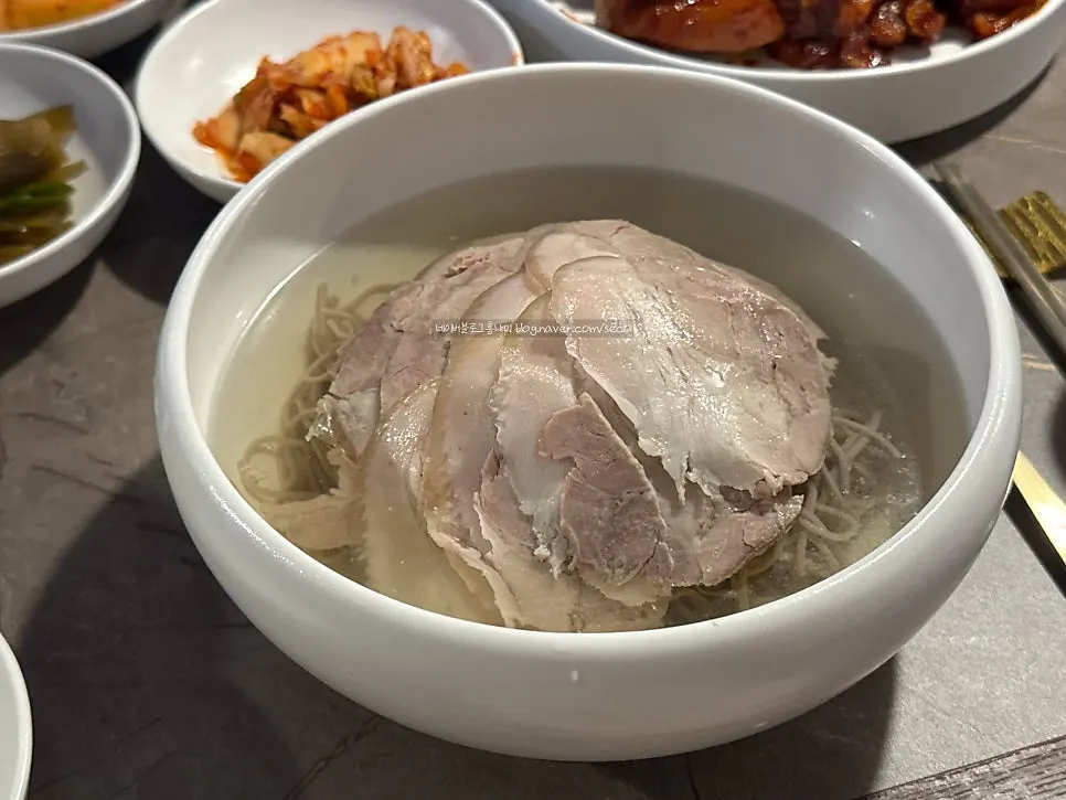 Rabo de cerdo braseado ideal como acompañamiento para beber