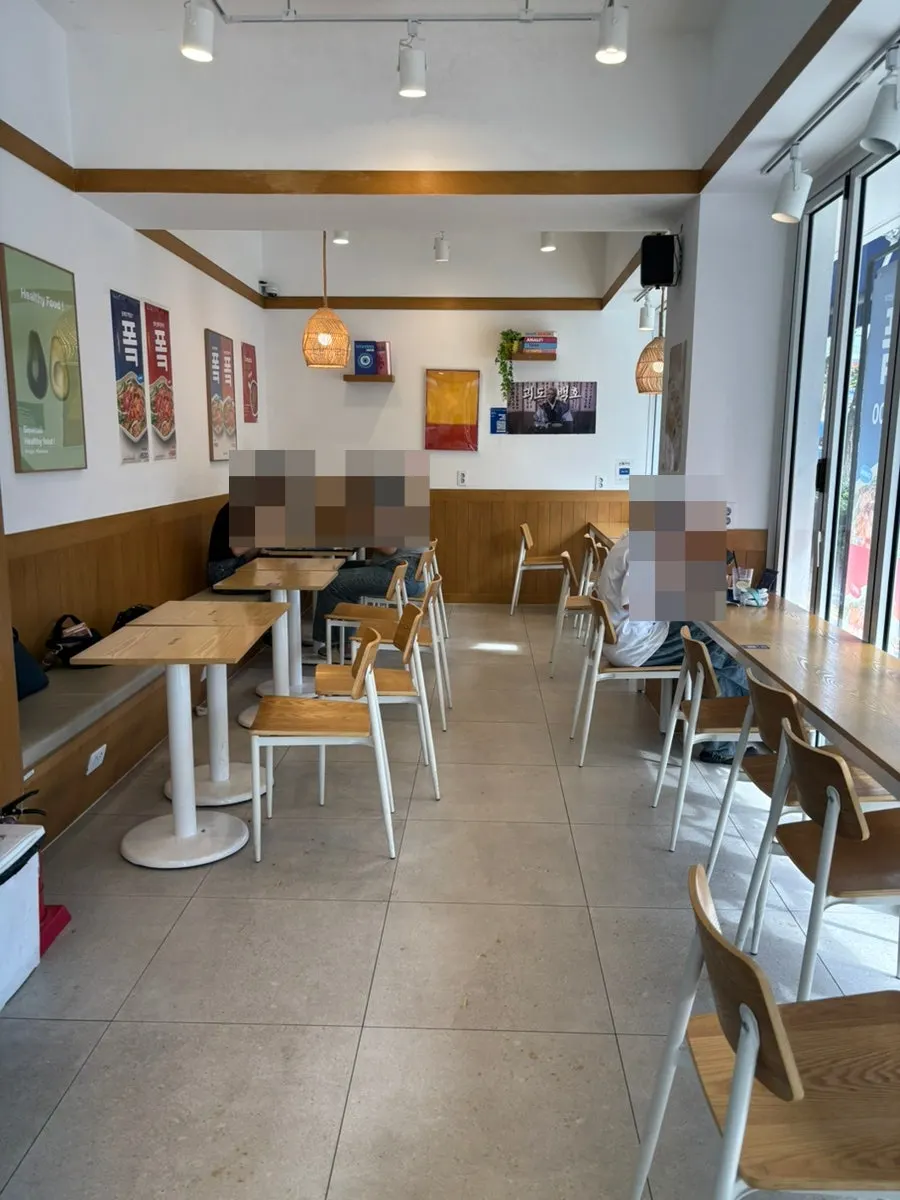 Seating inside Slow Cali