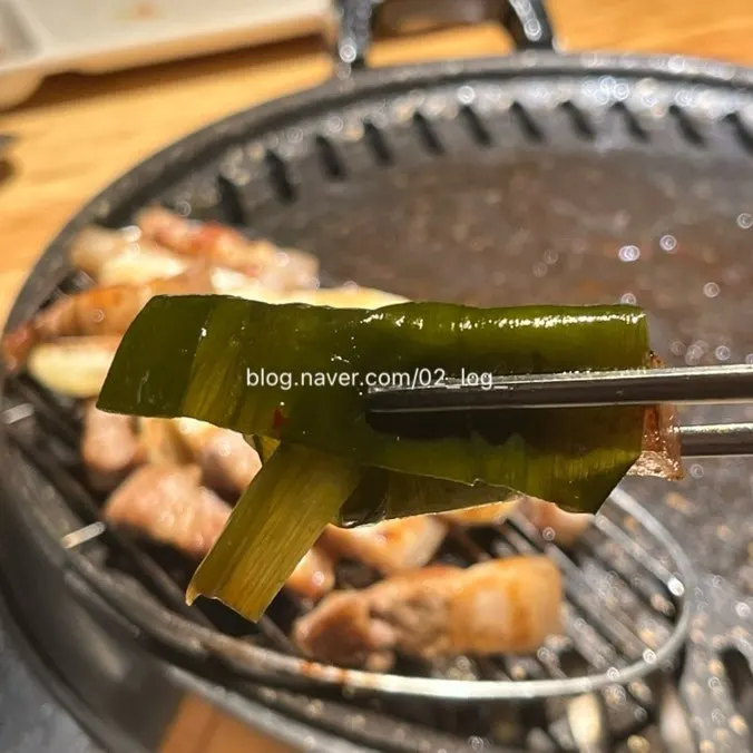 노릇하게 구워진 오겹살