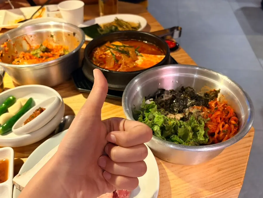 Grill table with added dwitgogi and pork skin