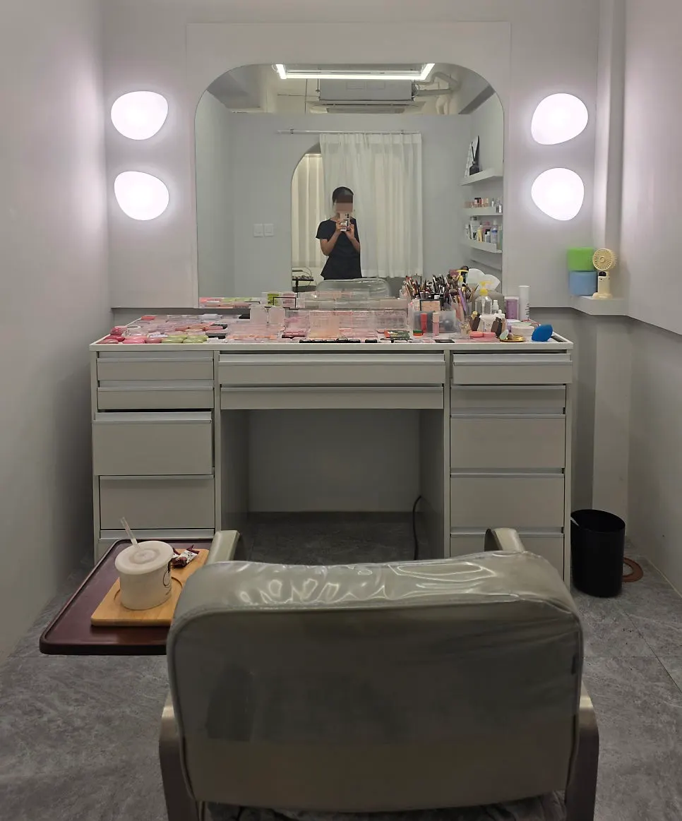 Individual hair and makeup room