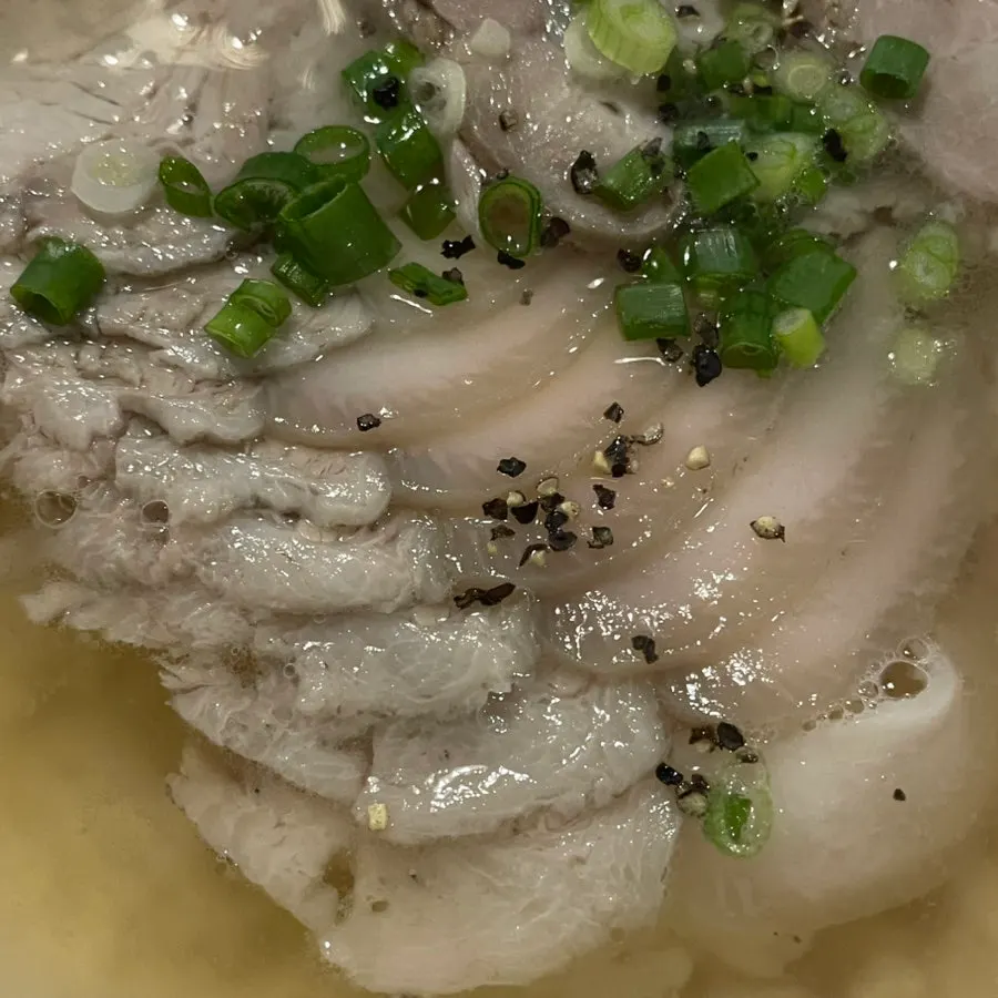 Broth of Anok's clear pork gomtang