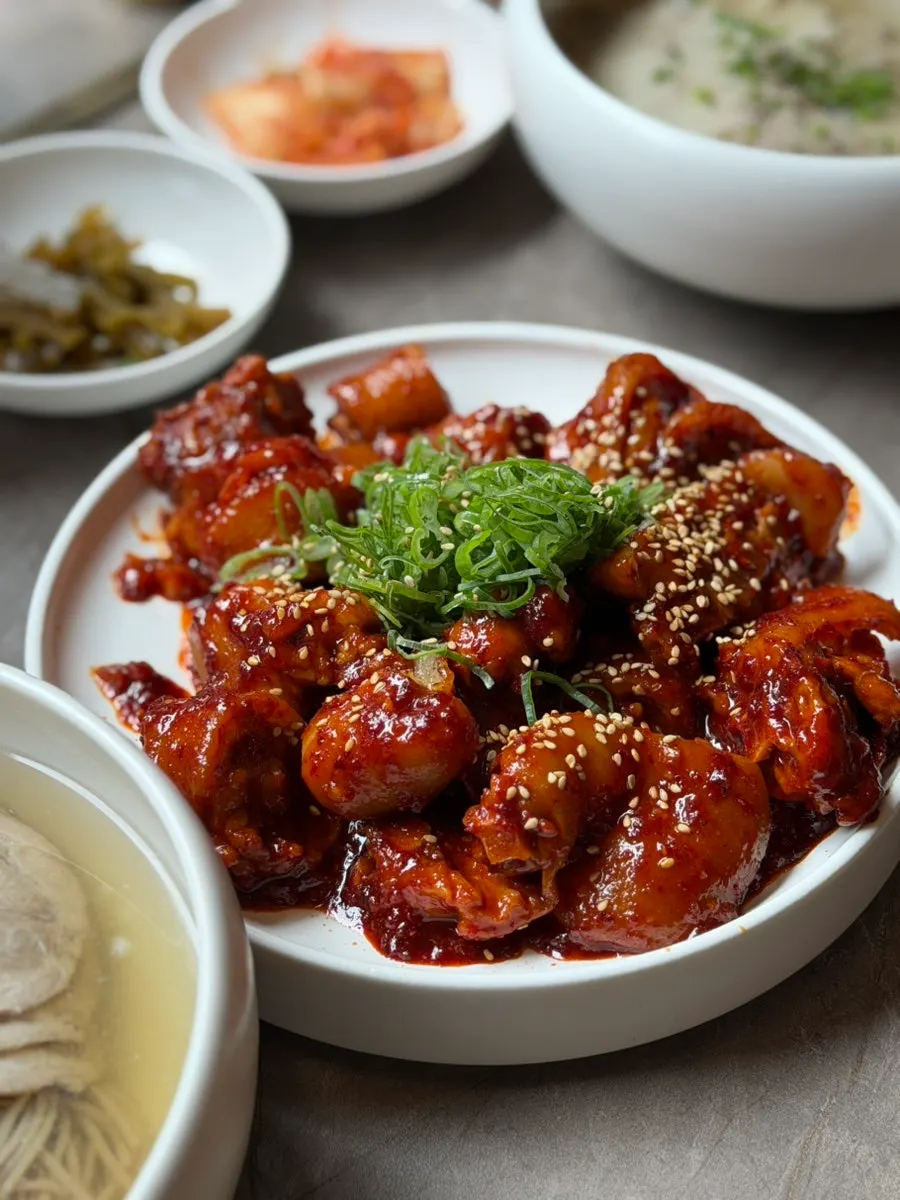 Tender beef tail jjim with seasoning sauce