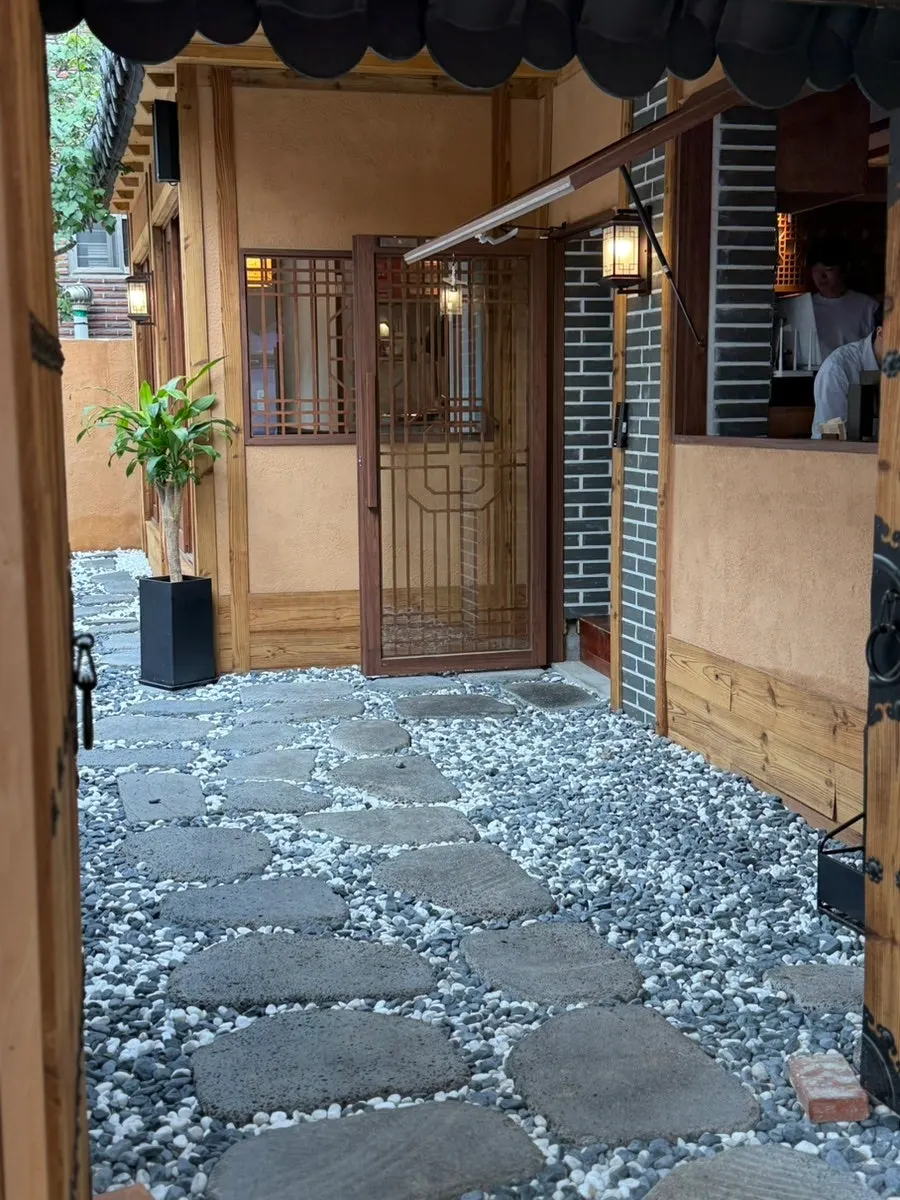 Anok's hanok space with an outdoor wall