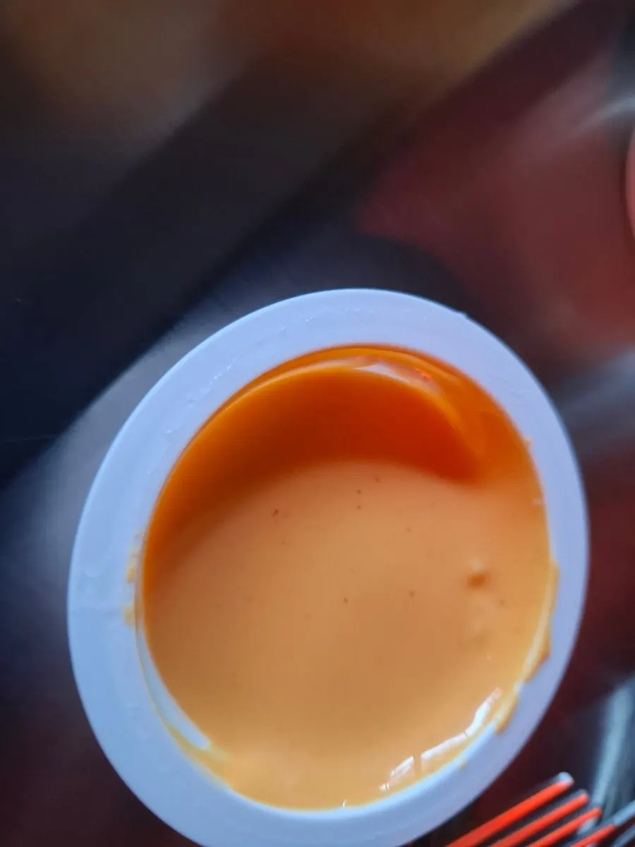 Boneless chicken dipped in Gobling sauce