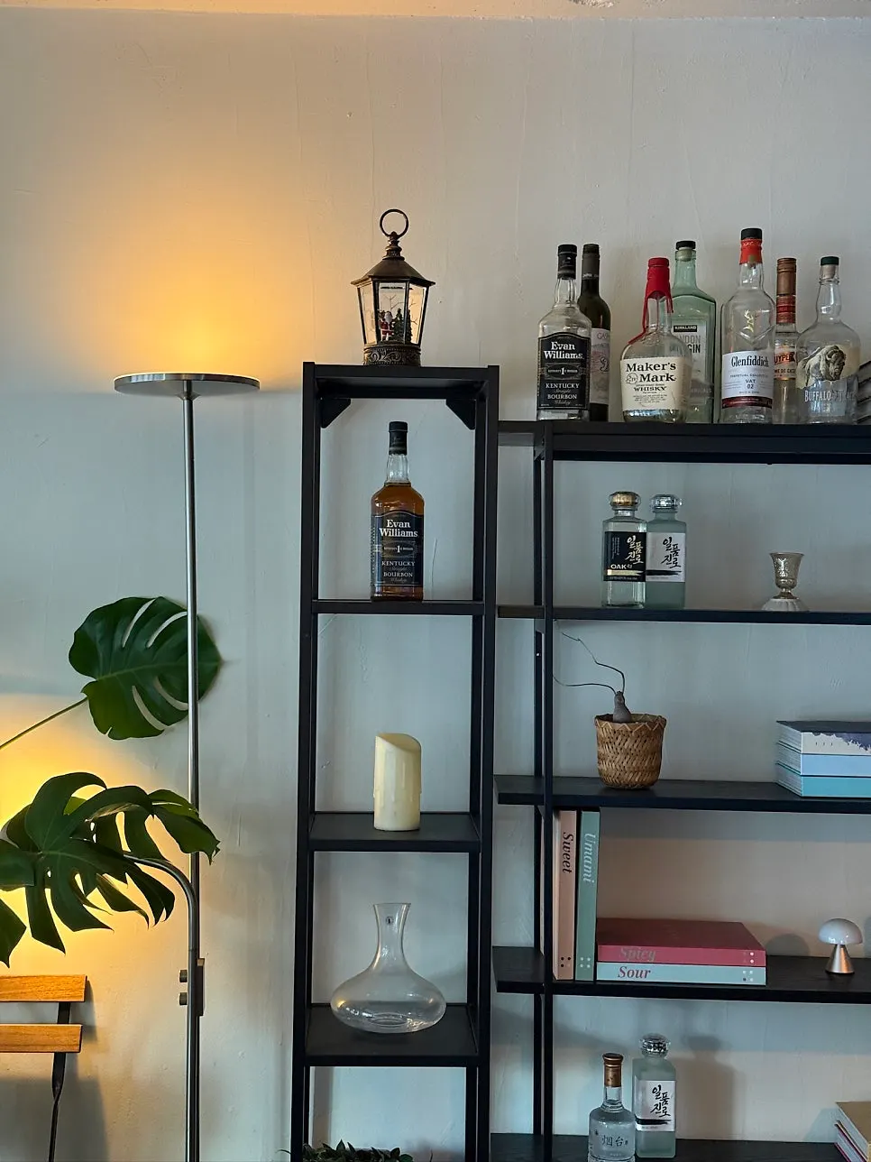 Pickup area on MANDOO BAR's 2nd floor