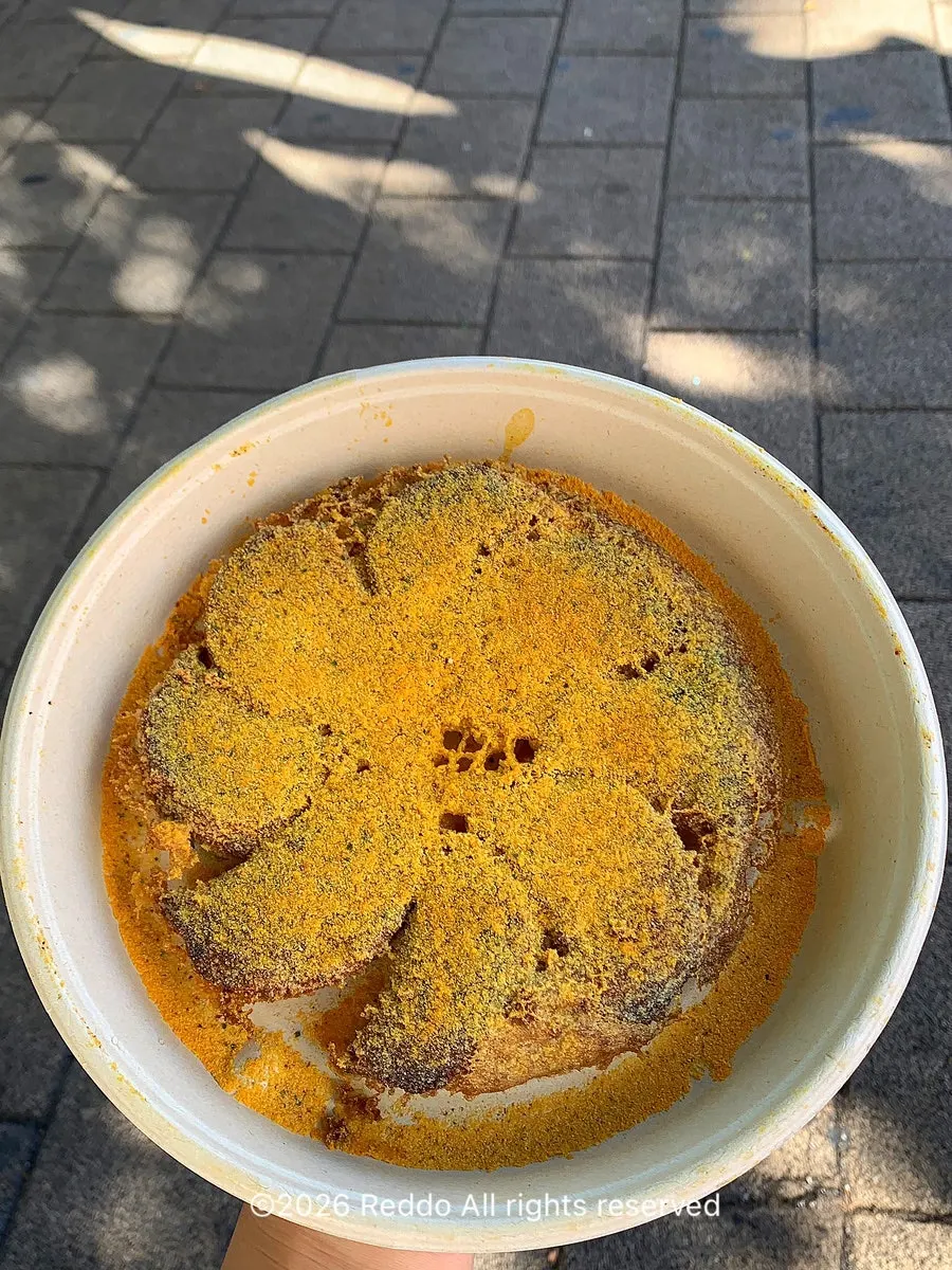 레드로드 거리에서 연 뿌링교자 포장