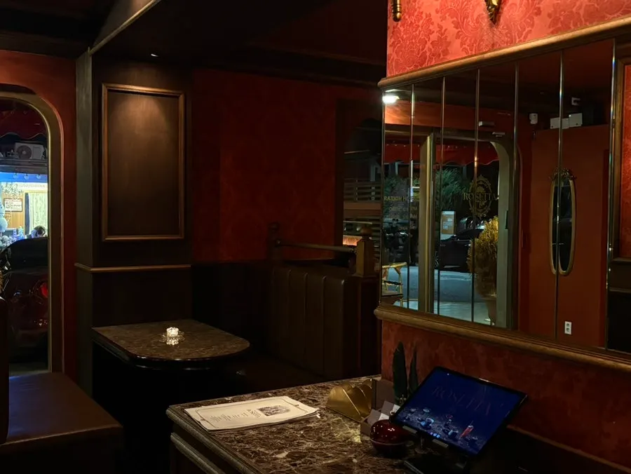 Indoor tables and lighting at Rosetta