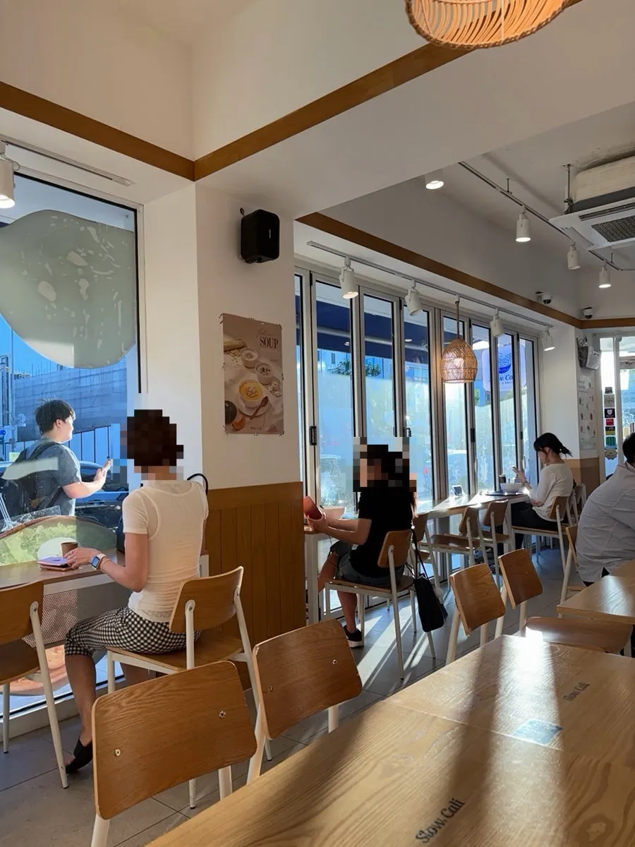 Single seats good for solo dining