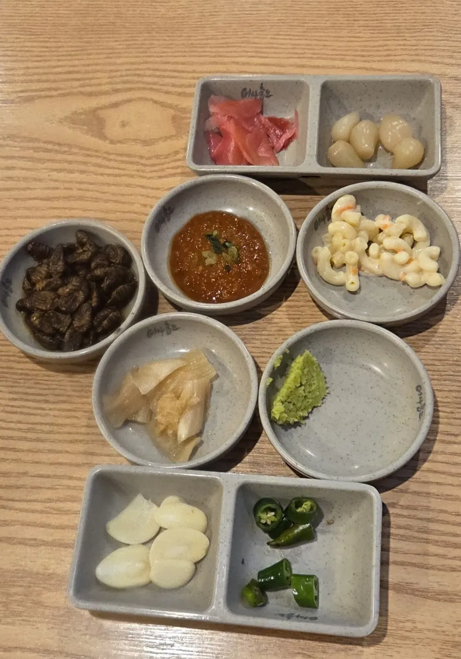 Basic side dishes served with the Chulto Set