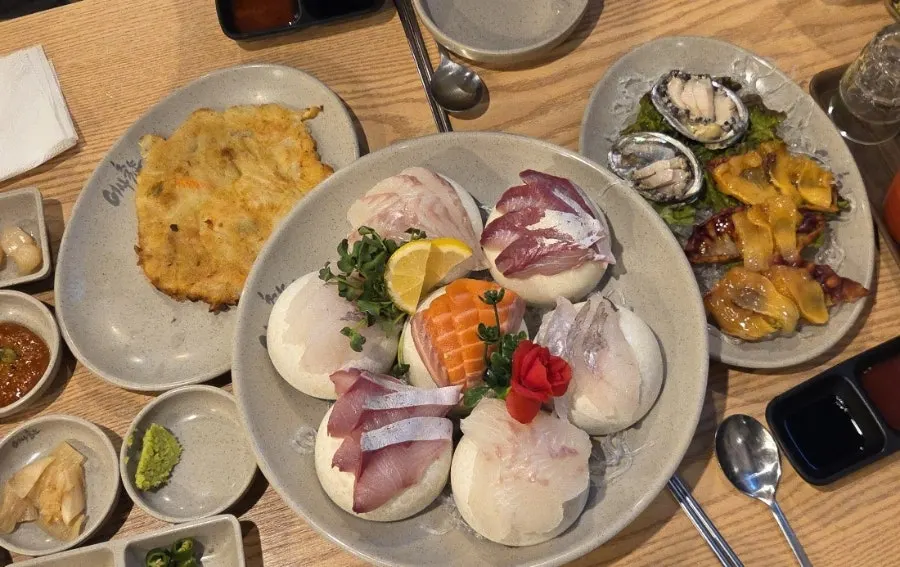 Close-up of the seasonal sashimi platter on a plate